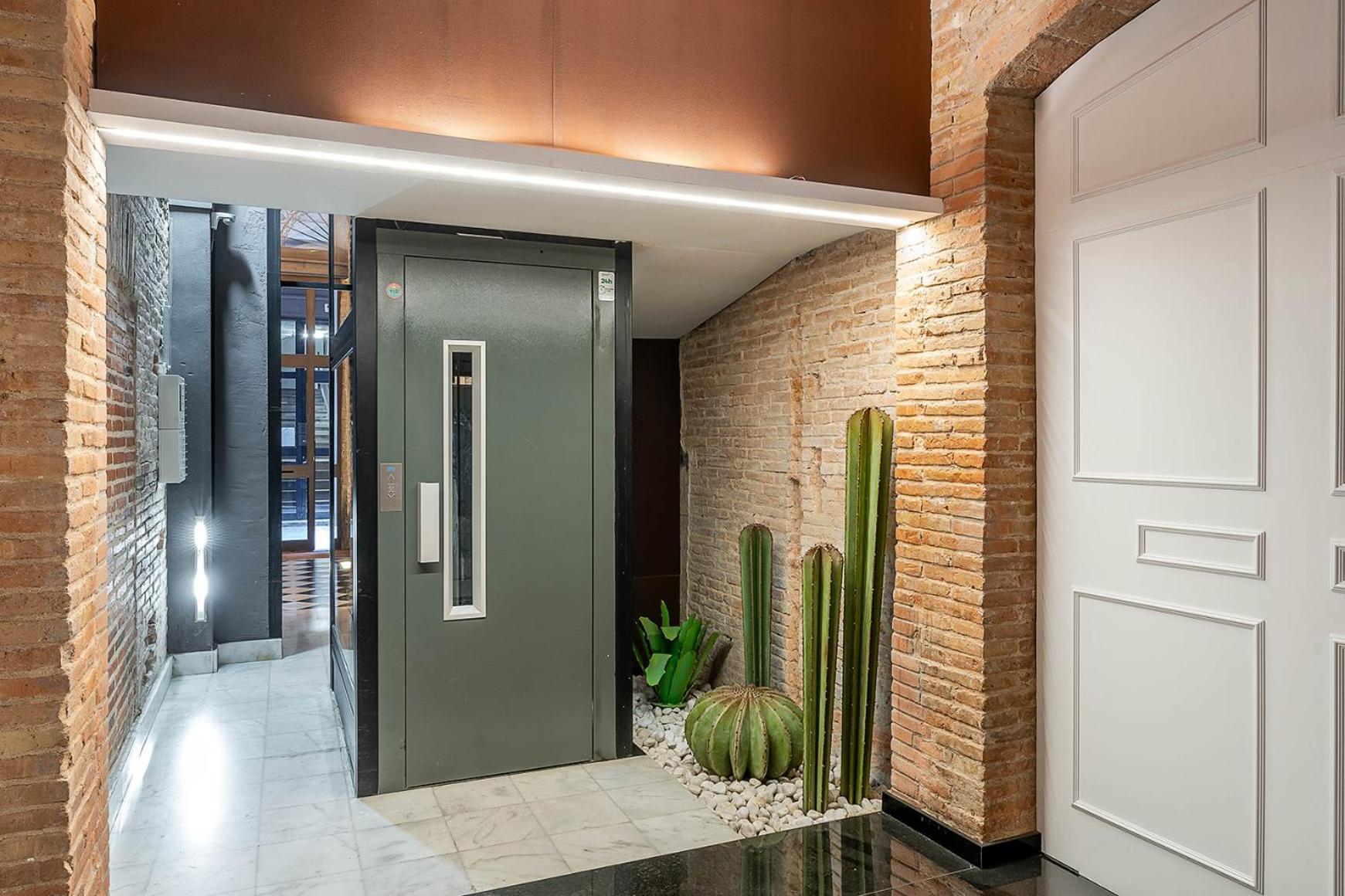 Enjoybcn Colon Apartments Barselona Dış mekan fotoğraf