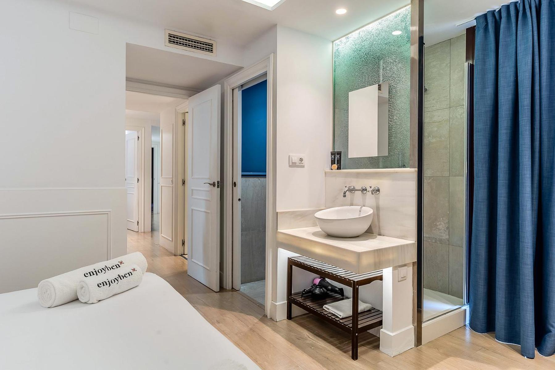 Enjoybcn Colon Apartments Barselona Dış mekan fotoğraf