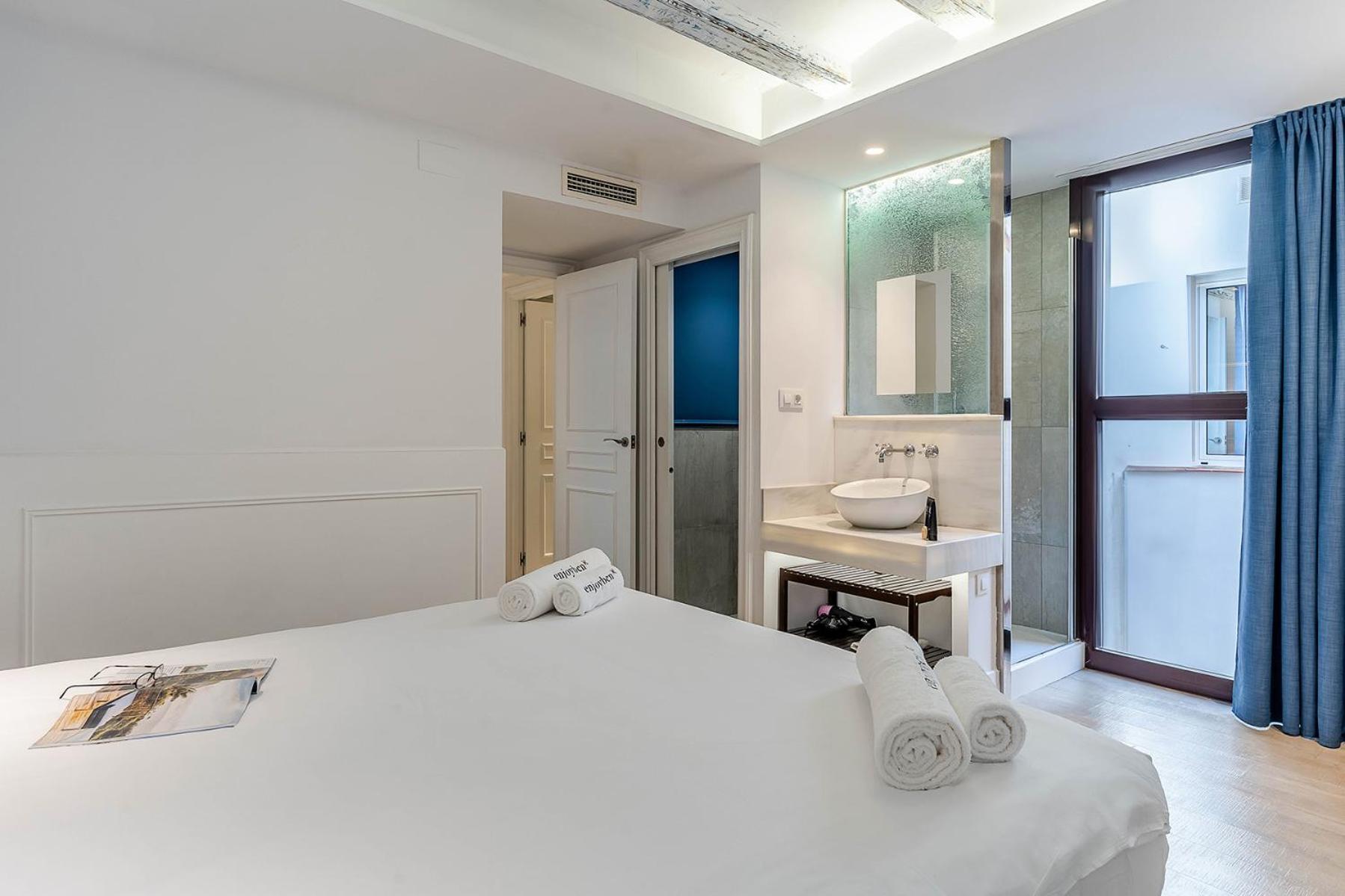 Enjoybcn Colon Apartments Barselona Dış mekan fotoğraf